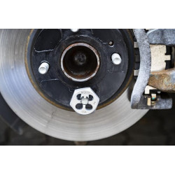 Sriegiklio ir šešiakampio veržlių rinkinys 48647VOL