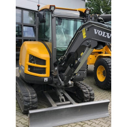 Švyturys LED, žemo profilio, 15W, 12-24V, gintaro spalvos, lankstus stulpo tvirtinimas, Ø 86mm x138mm LA20092