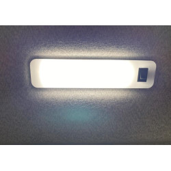 Kabinos vidaus apšvietimas su jungikliu, 132x30mm 3,3W 12/24V D15047