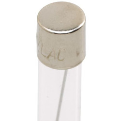 Saugiklis Stiklas 15A Ilgis 32mm skaidrus Pakuotė 50x Hella 8JS713806003