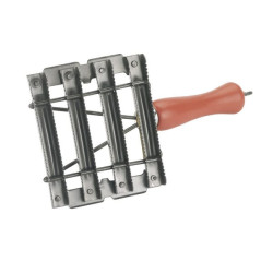 Metalinės kario šukos 11x12,5 cm 1810KER