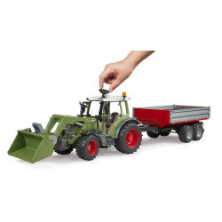 Fendt Vario 211 su priekiniu krautuvu ir savivarčiu priekaba U02182