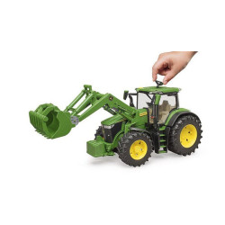 John Deere 7R su priekiniu krautuvu U03151