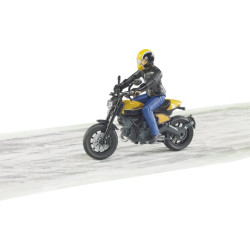 Scrambler Ducati su vairuotoju U63053