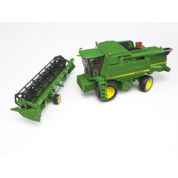 John Deere kombainas T670i U02132