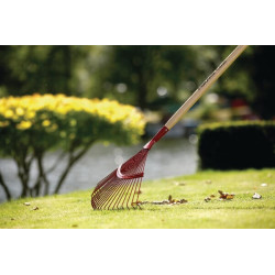 Klasikinis metalinis lapų grėblys 135820