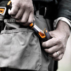 Universalus peilis su galąstuvu 1023618